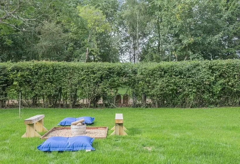 Hotelli City To Country Retreat Luxury Lodge With Hot Tub