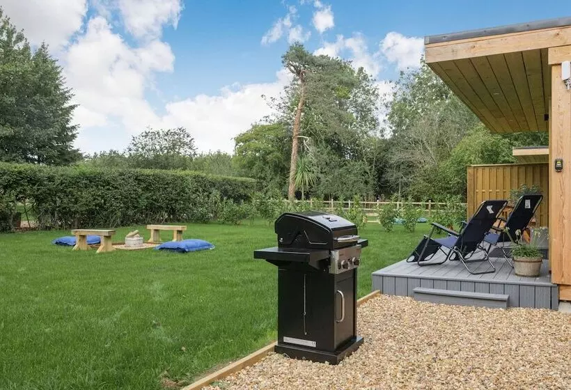 Hotelli City To Country Retreat Luxury Lodge With Hot Tub