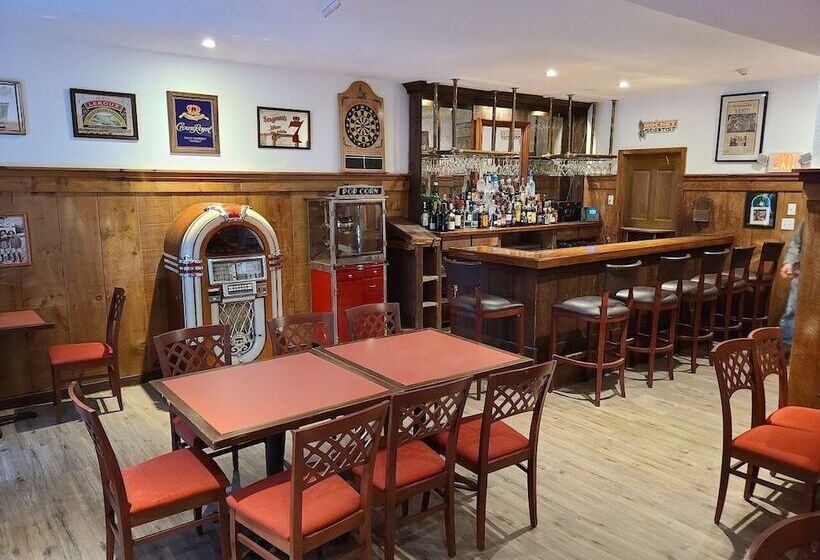 בית מלון כפרי Grey Bonnet Inn