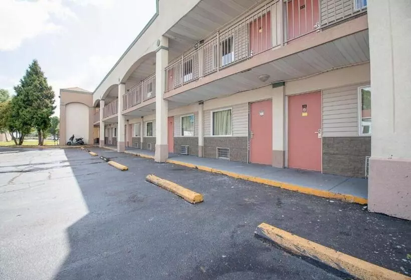 Hotelli O Daylight Inn Elkhart I-90, In