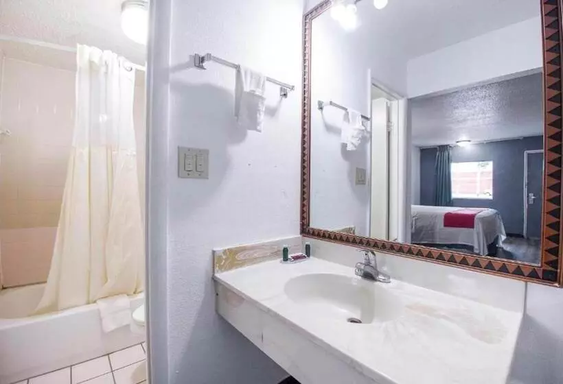 Hotelli O Daylight Inn Elkhart I-90, In