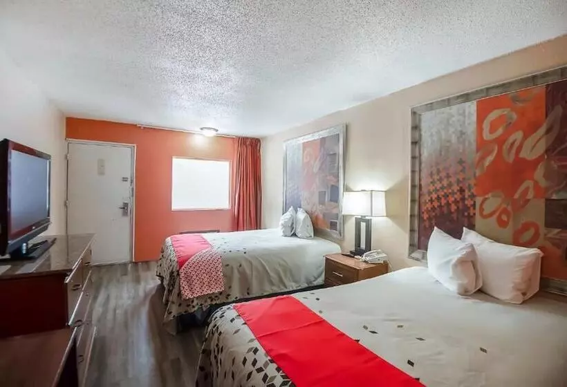 Hotelli O Daylight Inn Elkhart I-90, In