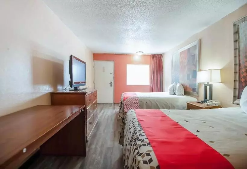 Hotelli O Daylight Inn Elkhart I-90, In