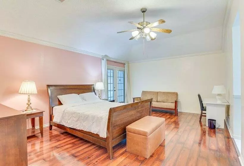 Houston Home W/ Screened Porch, Near Sugar Land!