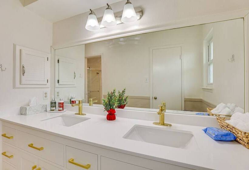 Houston Home W/ Screened Porch, Near Sugar Land!