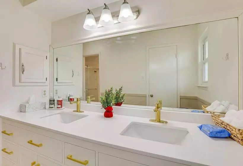 Houston Home W/ Screened Porch, Near Sugar Land!