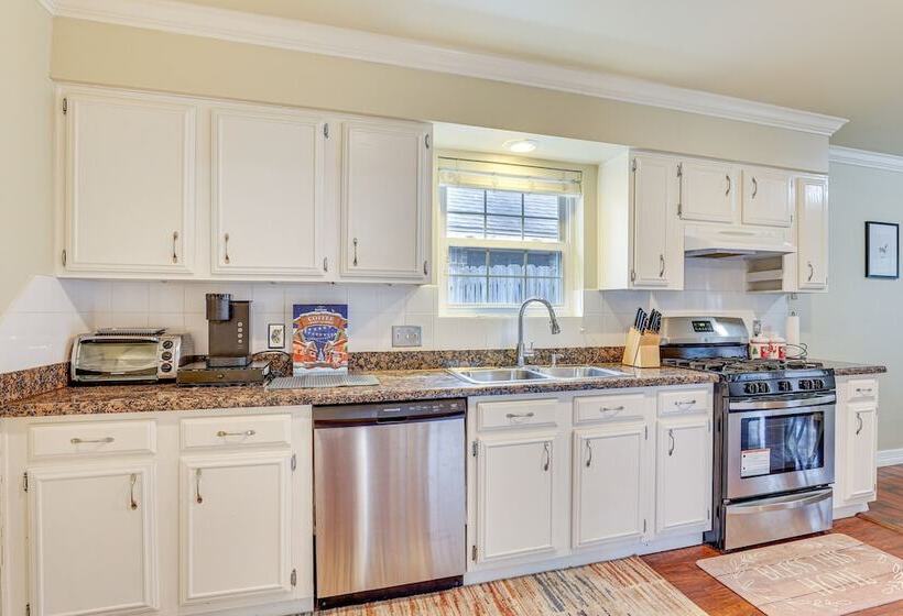 Houston Home W/ Screened Porch, Near Sugar Land!