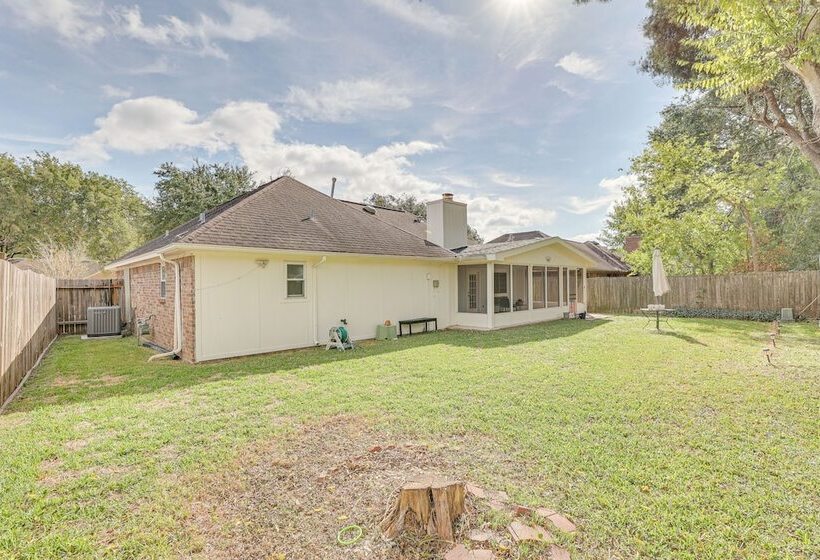 Houston Home W/ Screened Porch, Near Sugar Land!