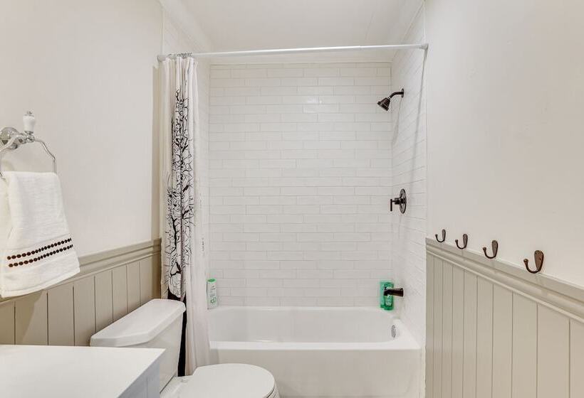 Houston Home W/ Screened Porch, Near Sugar Land!