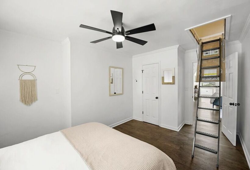 Hummingbird Home By Avantstay Boat House + Dock