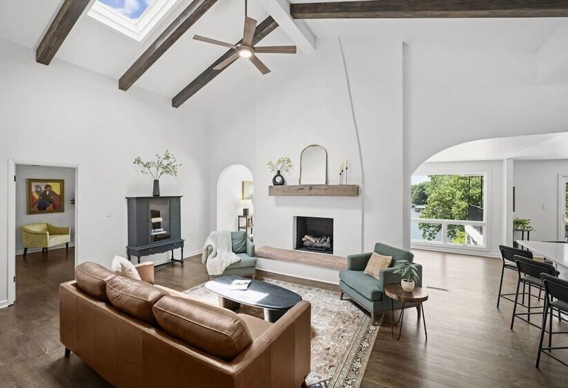 Hummingbird Home By Avantstay Boat House + Dock