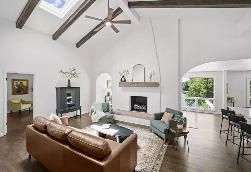 Hummingbird Home By Avantstay Boat House + Dock