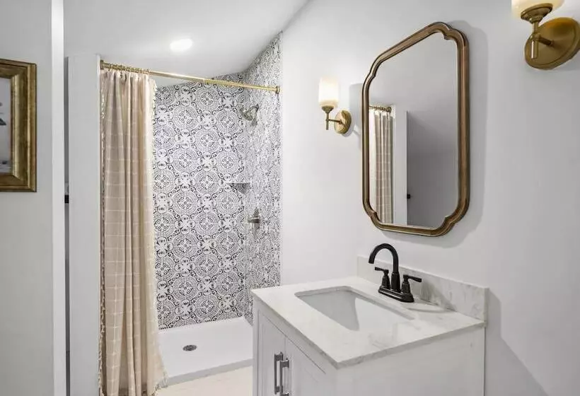 Hummingbird Home By Avantstay Boat House + Dock