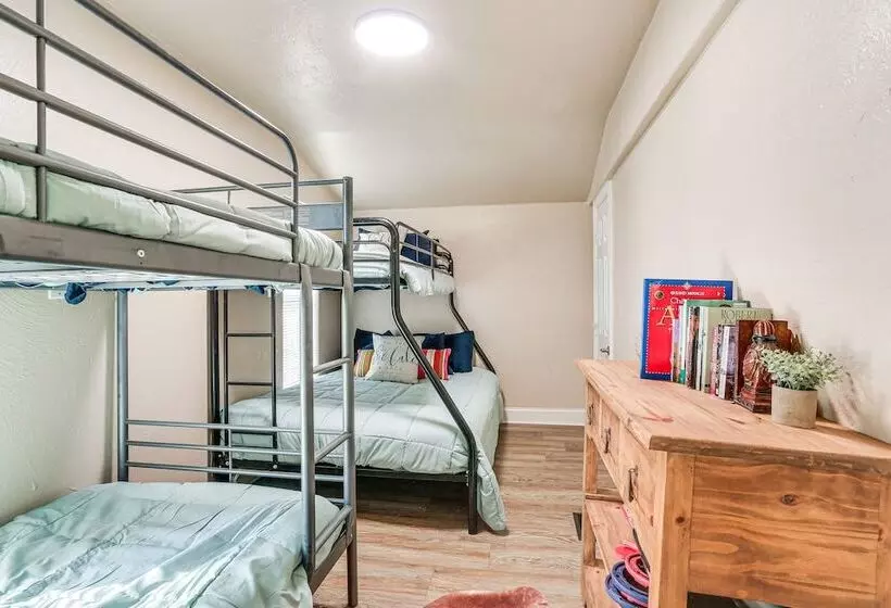 ~ 3 Mi To Lake Texoma: Kingston Family Retreat