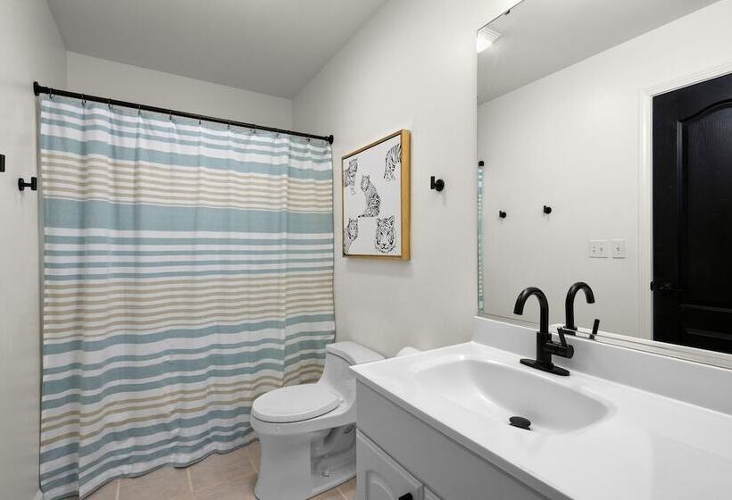 Knotty Pines By Avantstay Lake Views, Renovated