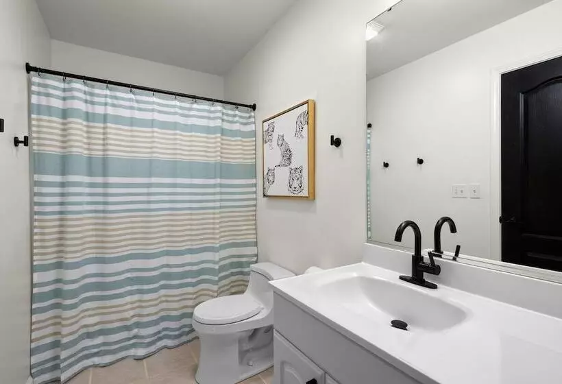 Knotty Pines By Avantstay Lake Views, Renovated