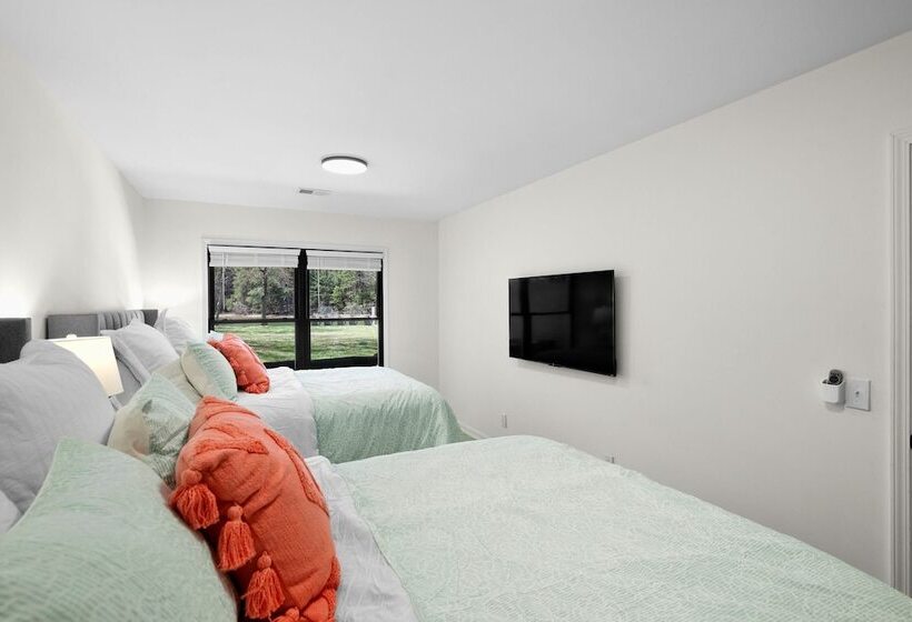 Knotty Pines By Avantstay Lake Views, Renovated