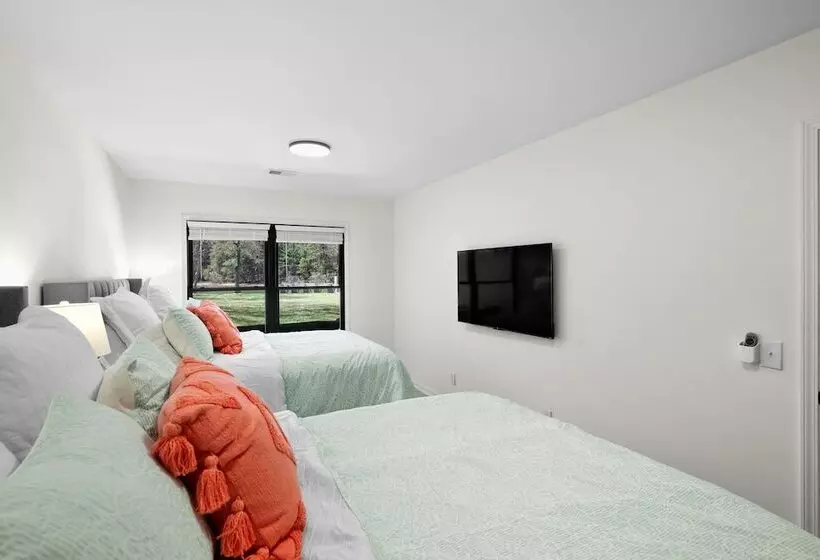 Knotty Pines By Avantstay Lake Views, Renovated