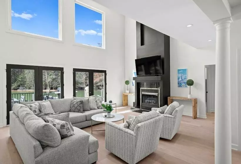 Knotty Pines By Avantstay Lake Views, Renovated