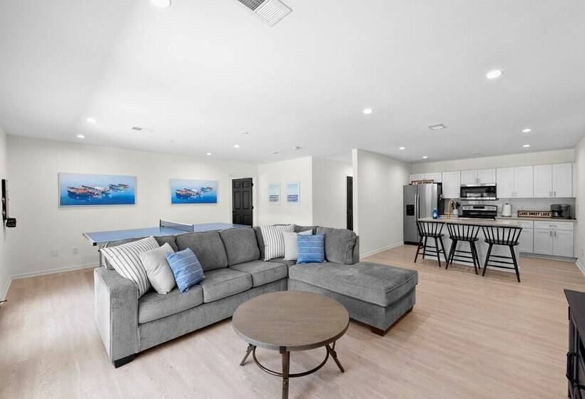 Knotty Pines By Avantstay Lake Views, Renovated