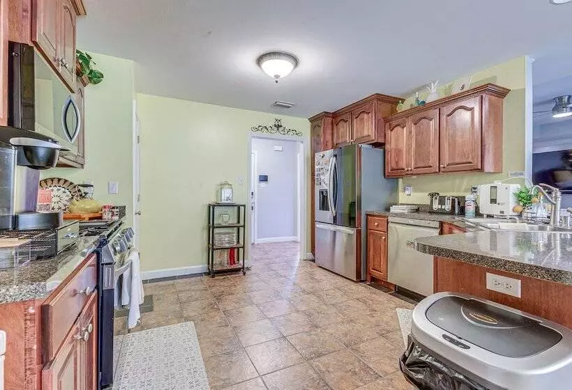 Lovely Prichard Home W/ Yard, Grill & Fireplace!