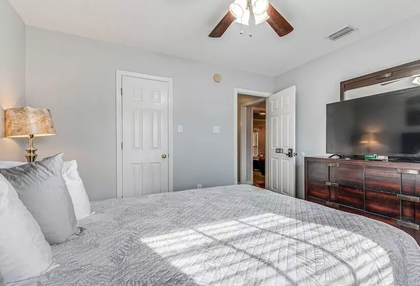Lovely Prichard Home W/ Yard, Grill & Fireplace!