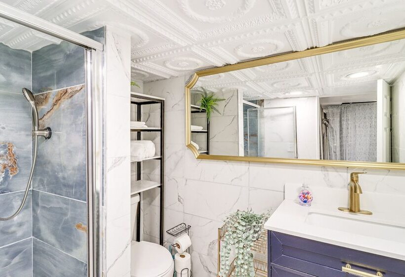 Michigan Retreat W/ Screened In Porch, Near Lakes!