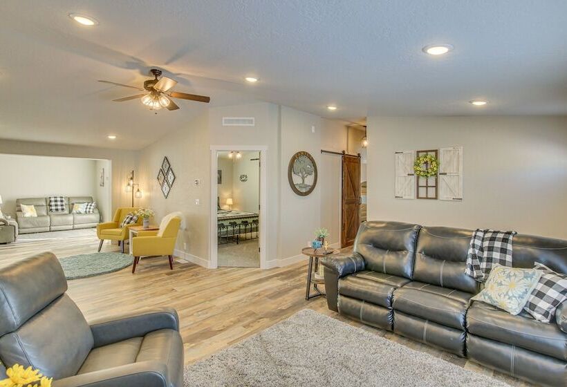 Modern Bloomington Home ~ 10 Mi To Bear Lake!