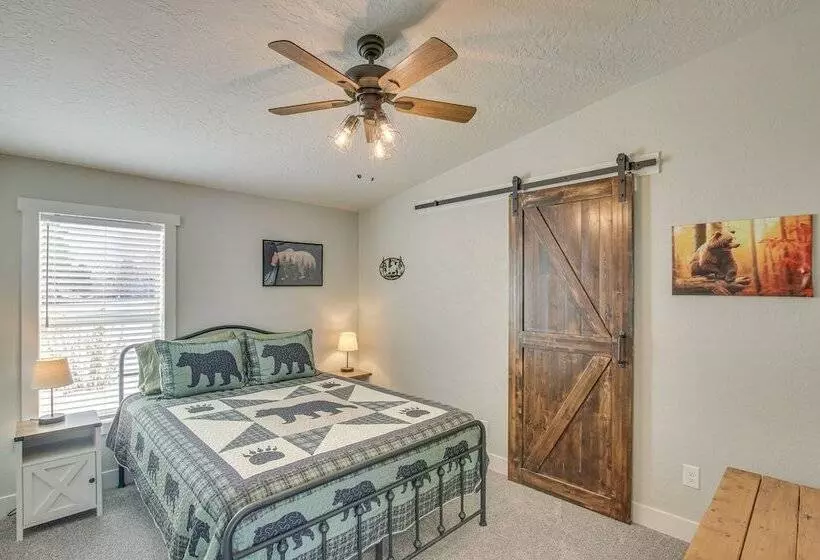 Modern Bloomington Home ~ 10 Mi To Bear Lake!