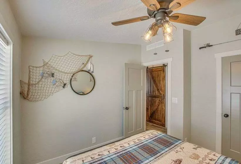 Modern Bloomington Home ~ 10 Mi To Bear Lake!