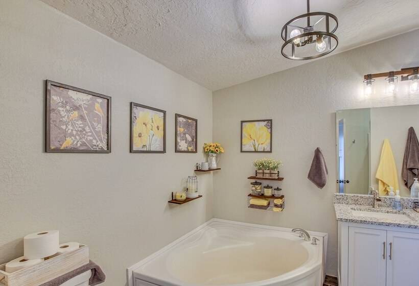 Modern Bloomington Home ~ 10 Mi To Bear Lake!