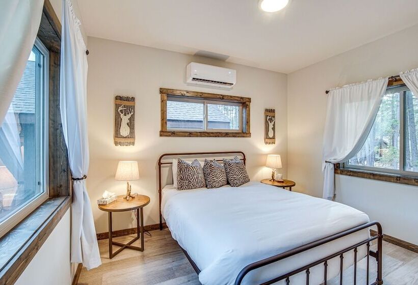 Modern Ronald Cabin Retreat W/ Community Amenities