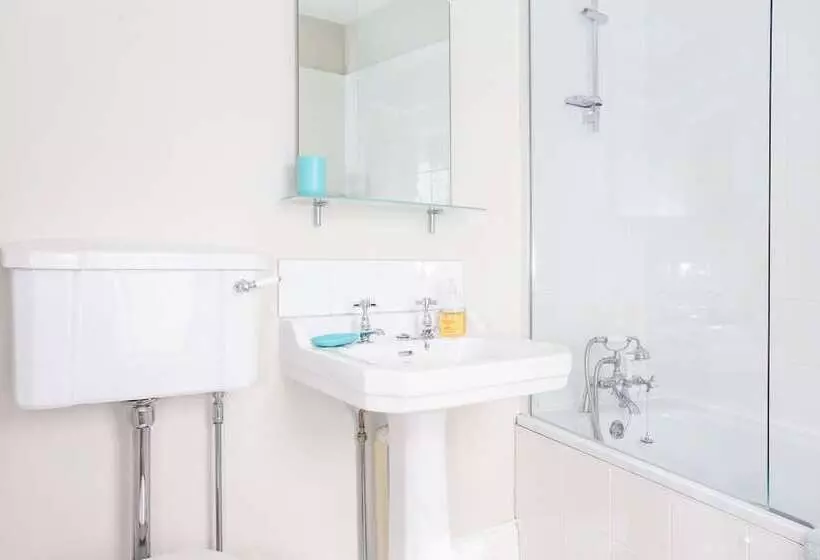 Peaceful Elevated Residential Area   Walk To City