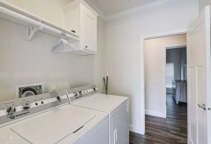 Peaceful Starke Retreat W/ Deck: 6 Mi To Downtown!