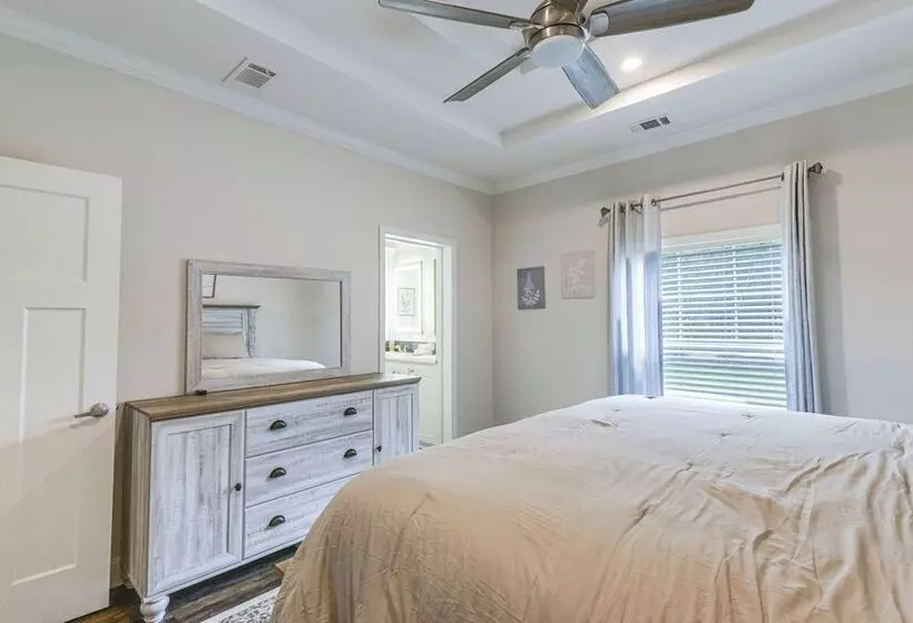 Peaceful Starke Retreat W/ Deck: 6 Mi To Downtown!