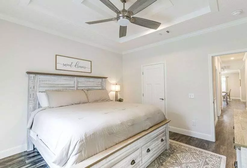 Peaceful Starke Retreat W/ Deck: 6 Mi To Downtown!