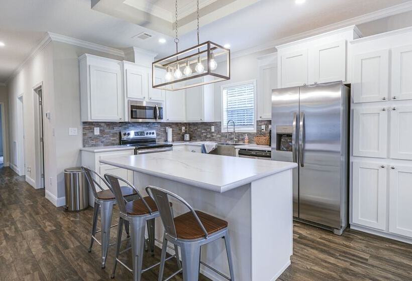 Peaceful Starke Retreat W/ Deck: 6 Mi To Downtown!