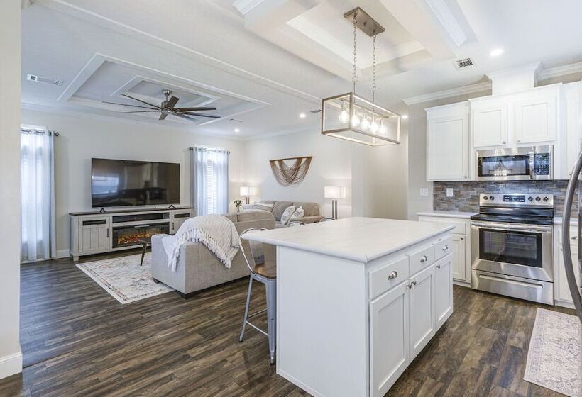 Peaceful Starke Retreat W/ Deck: 6 Mi To Downtown!