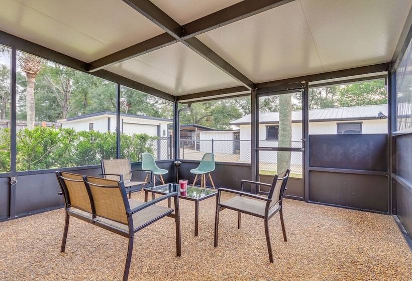 Pensacola Home W/ Screened Porch: 10 Mi To Beach!