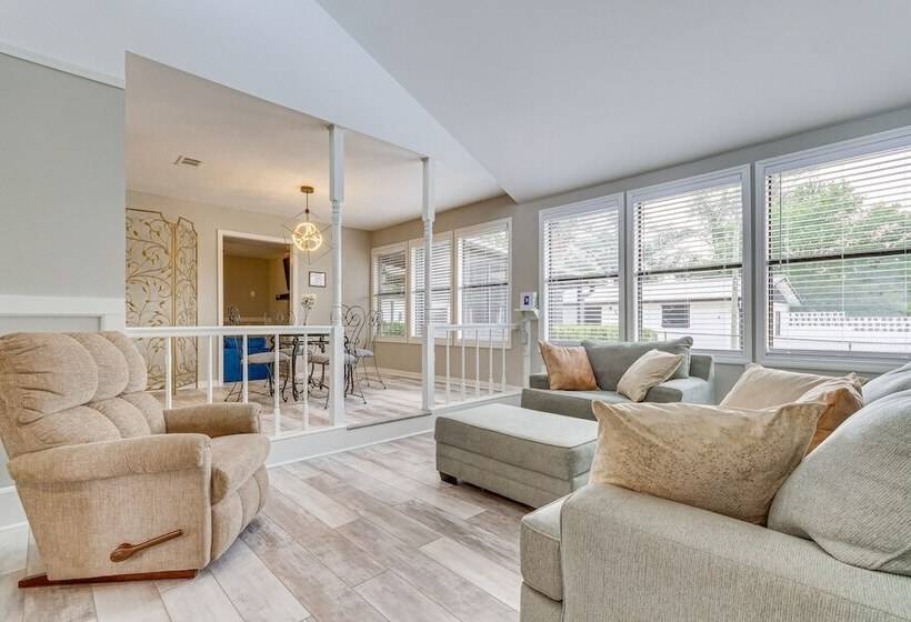 Pensacola Home W/ Screened Porch: 10 Mi To Beach!