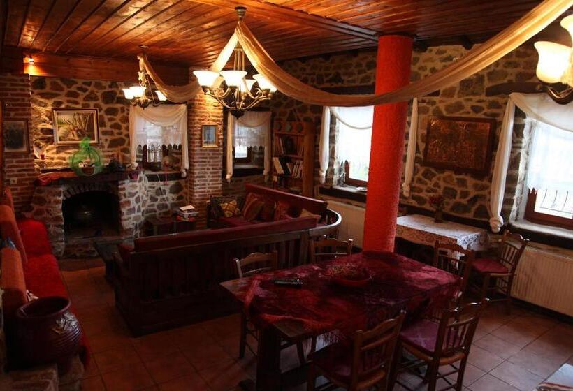 بنسيون Iaspis Guesthouse