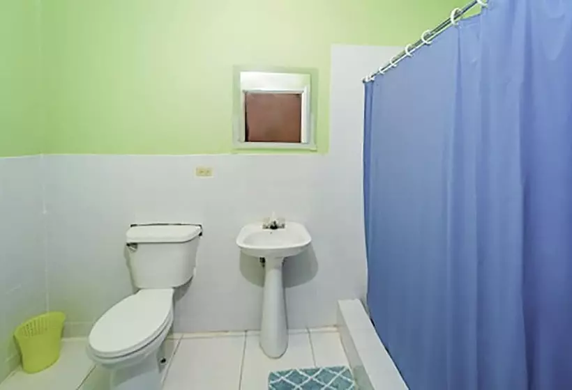 پانسیون Scarlett Guesthouse By The Sea