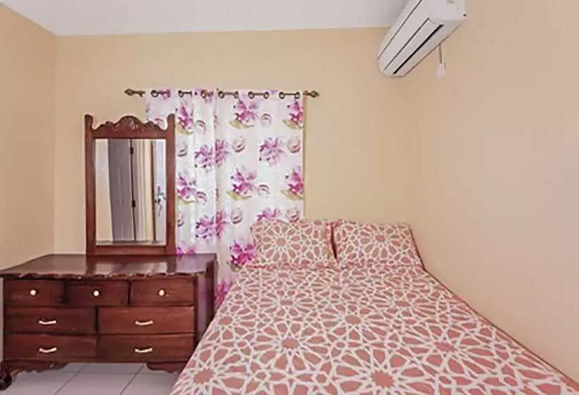 پانسیون Scarlett Guesthouse By The Sea
