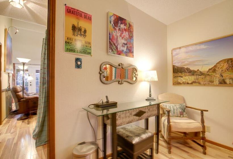 Pet Friendly Austin Home W/ Deck & Private Hot Tub