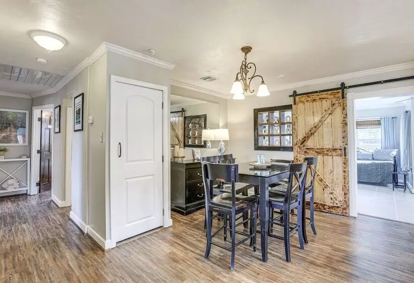 Pet Friendly Florida Escape W/ Patio & Fire Pit!