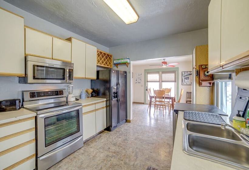 Pet Friendly Pocatello Home: Steps To Downtown!