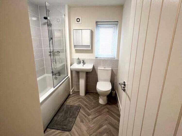 اقامتگاه Beautiful 3 Bed House In Bradford