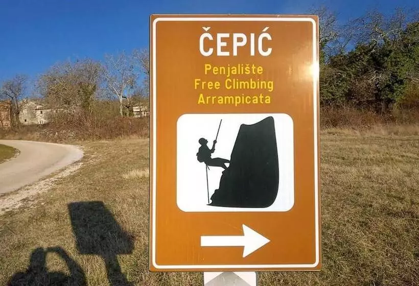 Residenssi Beautiful Villa Dussich In Oprtalj, Novaki