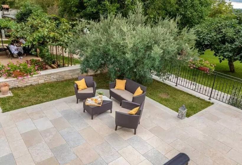 Residenssi Beautiful Villa Dussich In Oprtalj, Novaki