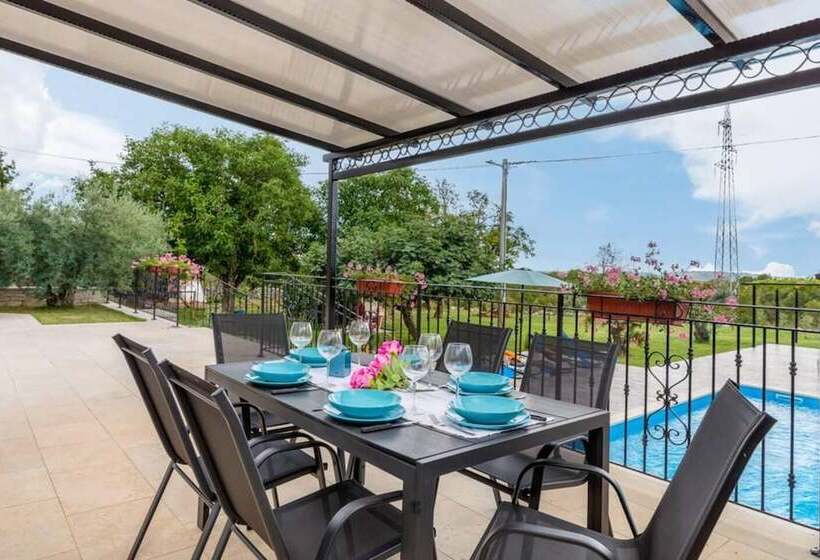 Rezydencja Beautiful Villa Dussich In Oprtalj, Novaki